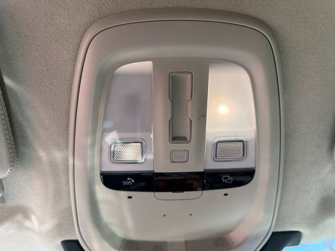 Used 2023 Volvo XC90 T8 Ultimate w/ Lounge Package AWD/4WD image 19