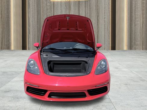 Used 2019 Porsche 718 Cayman RWD image 17