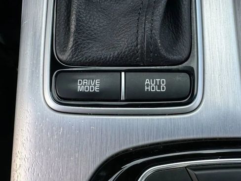 Used 2015 Kia K900 Premium RWD image 34