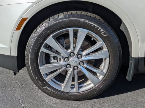 Certified 2023 Cadillac XT5 Premium Luxury image 10