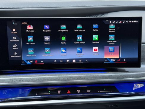Used 2023 BMW 740i w/ Parking Assistance Package RWD image 28