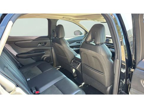 Used 2024 Nissan Ariya FWD image 16