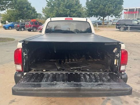 Used 2022 Toyota Tacoma SR image 22