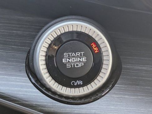 Used 2023 Jeep Wagoneer L Series III w/ Premium Group I image 24