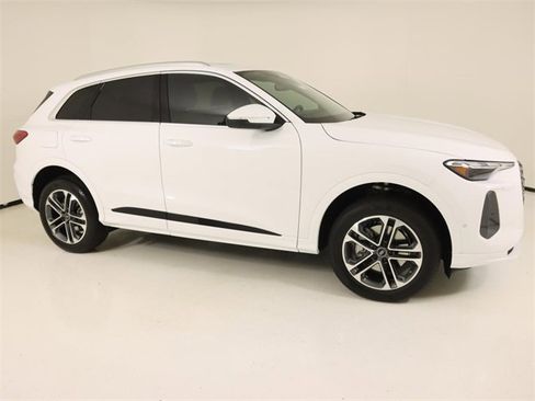 New 2025 Audi Q5 Premium image 6