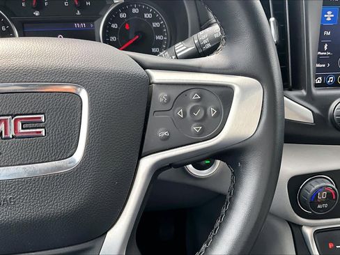 Used 2023 GMC Terrain SLT image 23