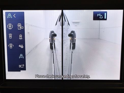 Certified 2024 Ford F450 XLT w/ 360-Degree Camera Package image 31