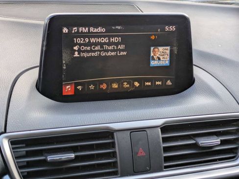 Used 2018 MAZDA MAZDA3 Touring image 26