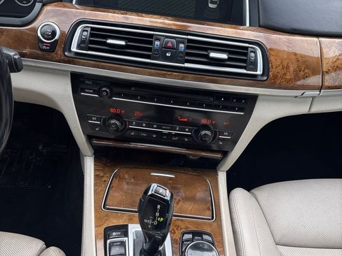 Used 2014 BMW 750Li RWD image 15