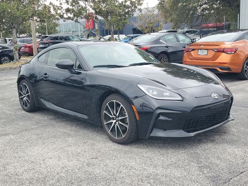 Used 2023 Toyota GR86 Base image 3