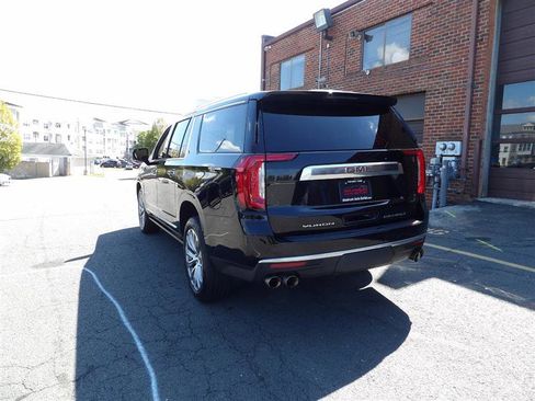 Used 2021 GMC Yukon XL Denali w/ Denali Premium Package image 5