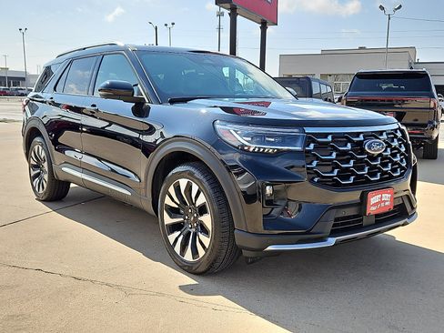 Used 2025 Ford Explorer Platinum w/ LUX Leather Package image 4