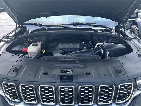 Used 2022 Jeep Grand Cherokee Summit w/ Adv Protech Group IV AWD/4WD image 10