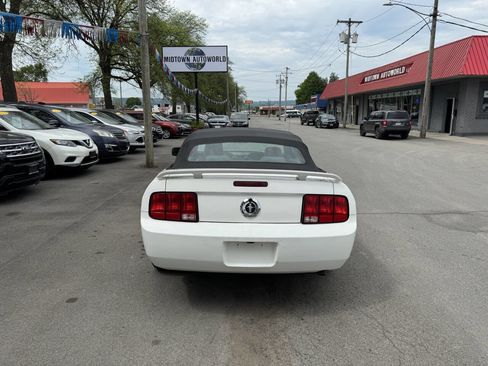 Used 2005 Ford Mustang Convertible RWD image 5