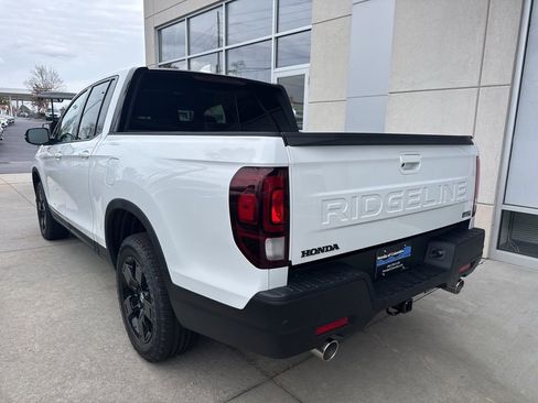 New 2026 Honda Ridgeline Black Edition image 9