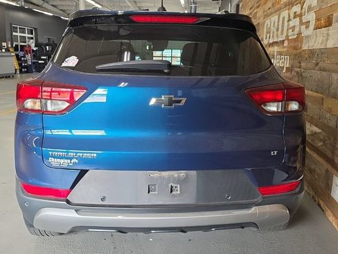 Used 2021 Chevrolet TrailBlazer LT w/ Sun and Liftgate Package FWD image 5