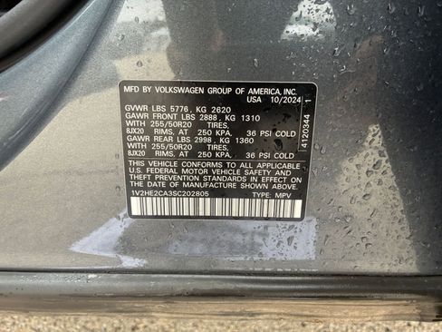 Used 2025 Volkswagen Atlas Cross Sport SE image 31