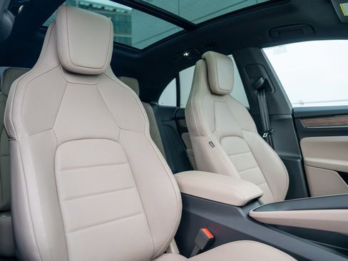 New 2025 Porsche Macan 4S Electric image 25