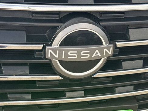 Used 2024 Nissan Rogue S AWD/4WD image 32