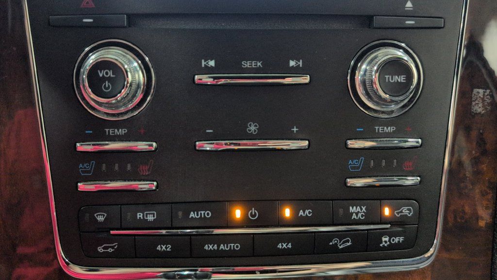 Used 2017 Lincoln Navigator Select AWD/4WD image 14