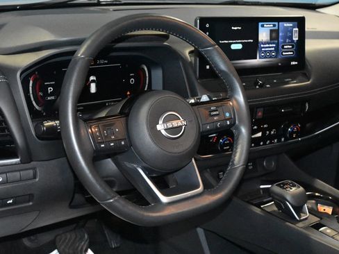 Certified 2024 Nissan Rogue SL w/ SL Premium Package image 2