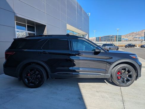 Used 2024 Ford Explorer ST w/ Equipment Group 401A AWD/4WD image 9