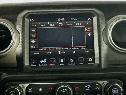 Used 2023 Jeep Wrangler Unlimited Rubicon 4xe w/ Cold Weather Group AWD/4WD image 15