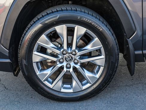 Used 2020 Toyota RAV4 Limited image 29