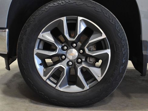 Used 2024 Chevrolet Silverado 1500 LT AWD/4WD image 29