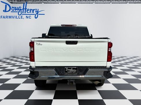 Used 2024 Chevrolet Silverado 2500 LT AWD/4WD image 4