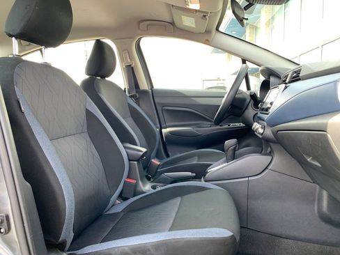 Used 2025 Nissan Versa SV image 34