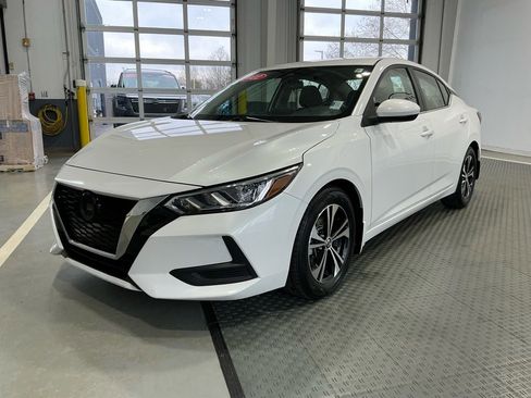 Used 2022 Nissan Sentra SV image 2