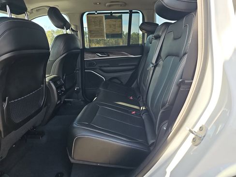 Used 2022 Jeep Grand Cherokee Limited 4xe w/ Luxury Tech Group II image 15