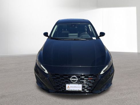 New 2026 Nissan Altima 2.5 SR w/ SR Midnight Edition Package image 38