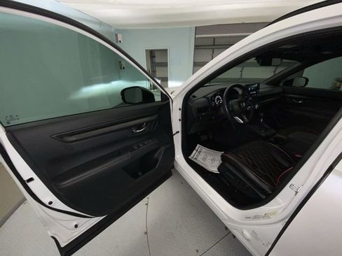 Used 2025 Honda CR-V Sport image 11