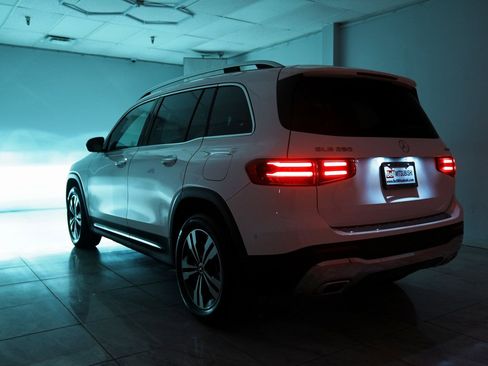 Used 2025 Mercedes-Benz GLB 250 GLB 250 image 39