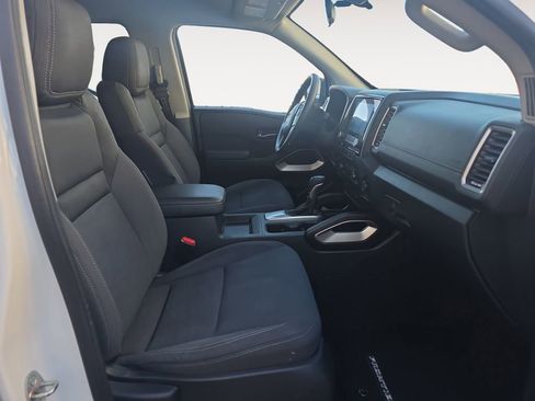 Used 2022 Nissan Frontier SV image 15