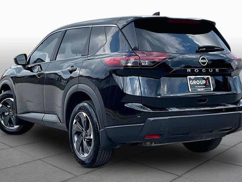 Certified 2025 Nissan Rogue SV FWD image 12