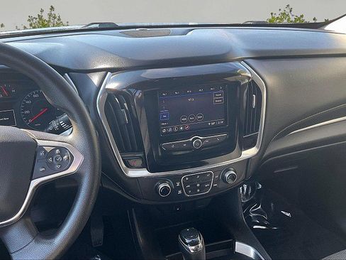 Used 2020 Chevrolet Traverse LS image 9