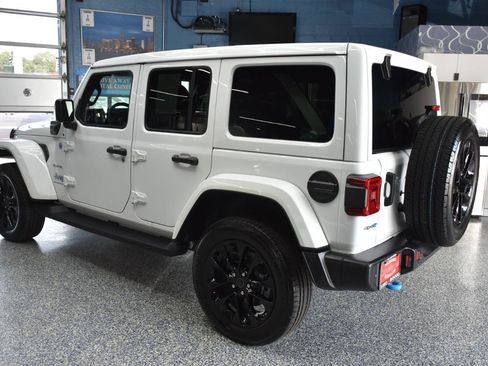 Used 2024 Jeep Wrangler Unlimited Sahara w/ Safety Group AWD/4WD image 7