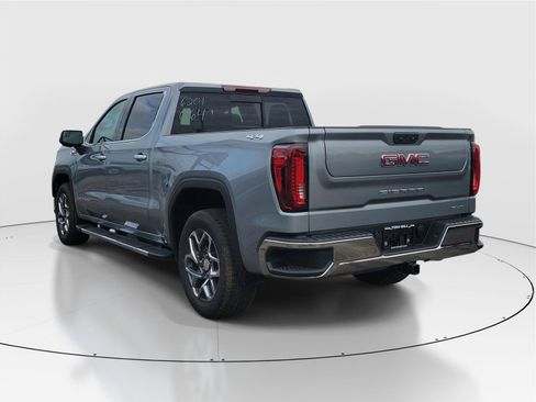 New 2026 GMC Sierra 1500 SLT image 3