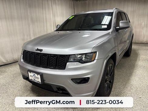 Used 2018 Jeep Grand Cherokee Laredo AWD/4WD image 6
