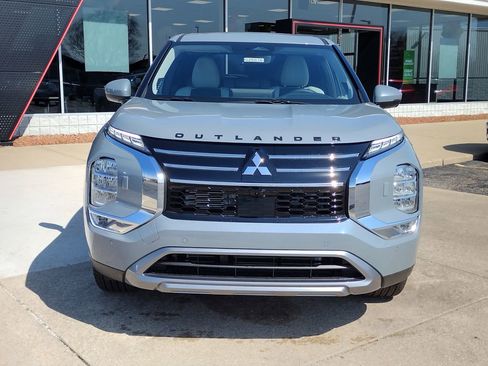 New 2026 Mitsubishi Outlander SE image 13