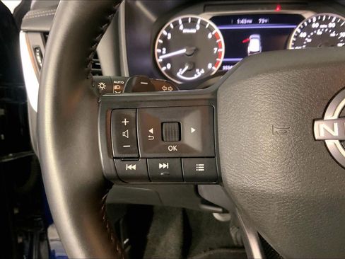 Used 2025 Nissan Rogue SV FWD image 18