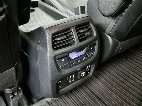Used 2019 Honda Pilot Touring image 28
