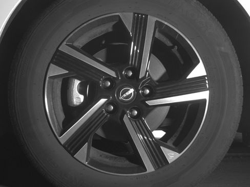 Used 2025 Nissan Sentra SV FWD image 9
