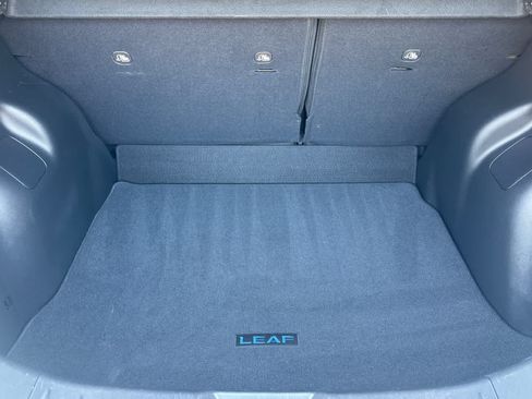 Used 2018 Nissan Leaf SV w/ SV Technology Package FWD image 15