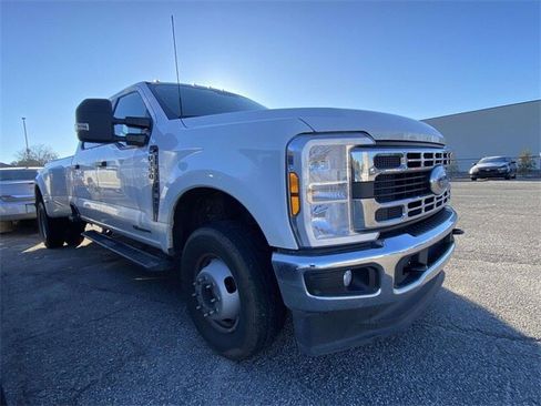 Used 2025 Ford F350 XLT image 36