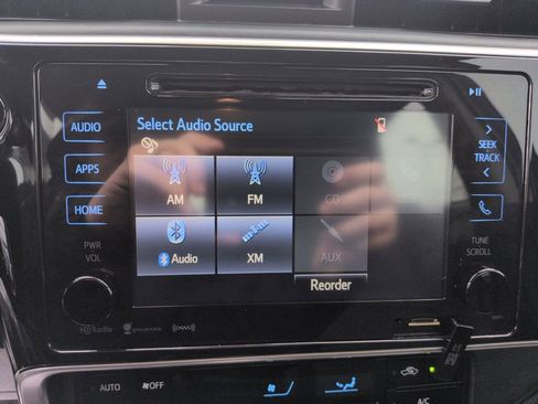 Used 2019 Toyota Corolla XSE image 19