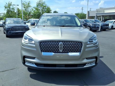 Certified 2023 Lincoln Aviator Reserve w/ Equipment Group 201A AWD/4WD image 2